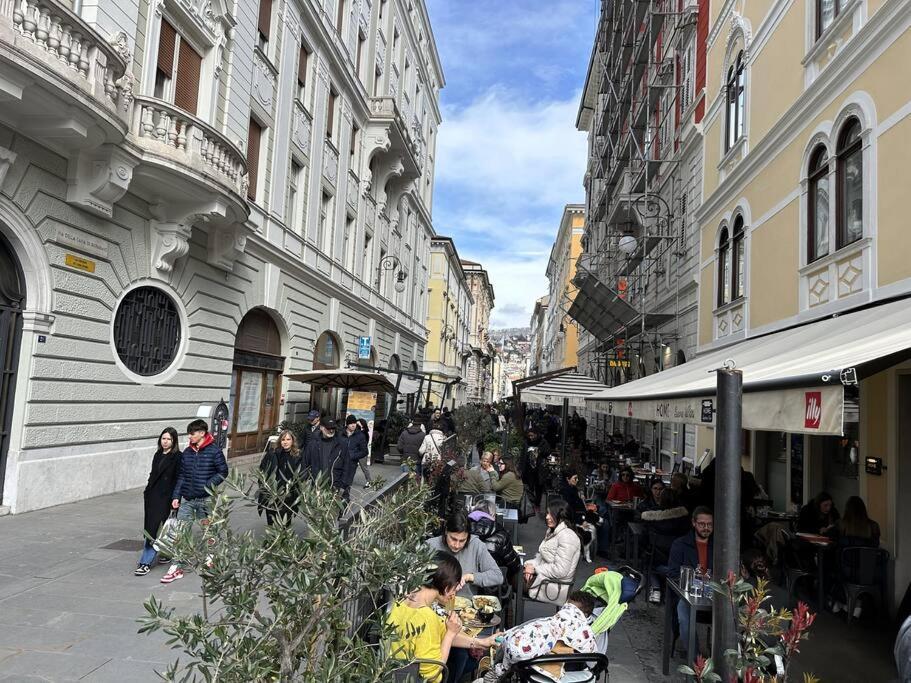 Central Mazzini Suits Trieste Exterior photo