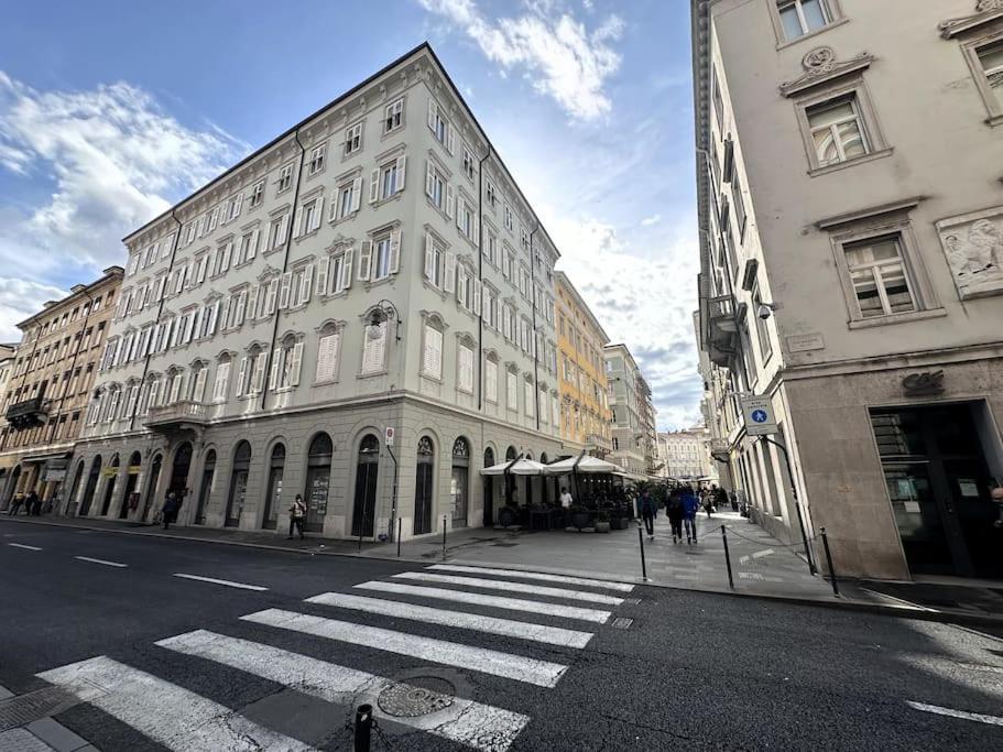 Central Mazzini Suits Trieste Exterior photo